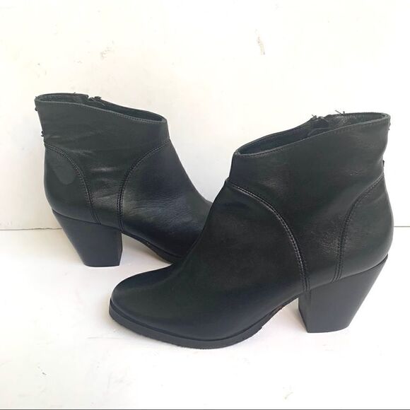 STEVEN BY STEVE MADDEN ANDERSIN BLACK LEATHER BOOT